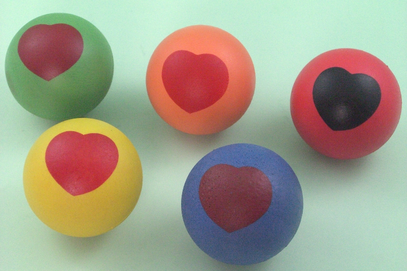 RUBBER SPONGE HEART BALL